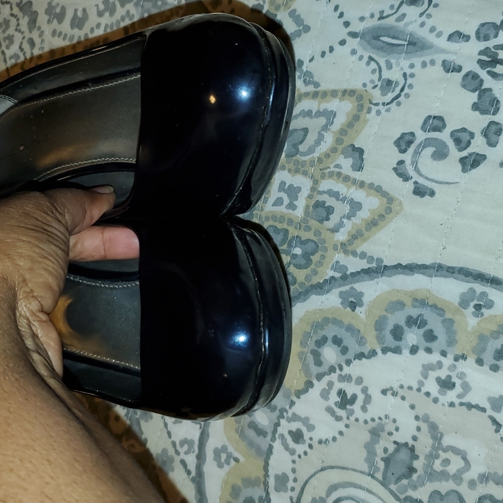 Pumps - Picture 3 of 5